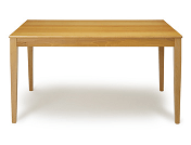 שולחן גדול מעץ